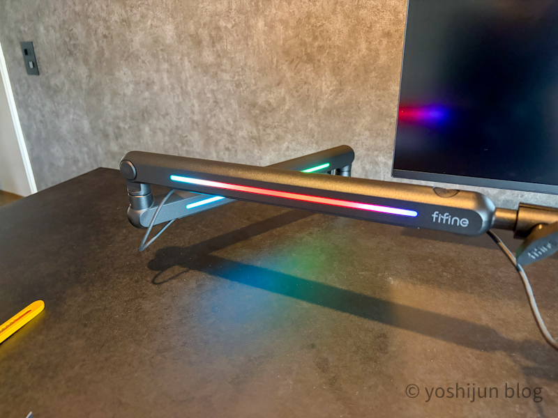 FIFINE マイクスタンドBM88PRO RGBライト付き FIFINE BM88PRO】デスクを格上げする質実剛健マイクアーム